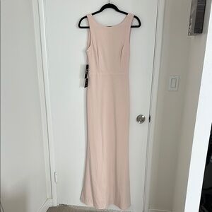 Elegant Sleeveless Maxi Dress in Light Blush